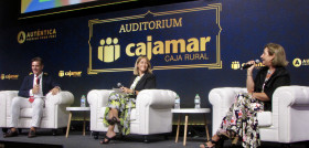 Fernando Martínez, Paloma Cabral y Mari Carmen Jáñez